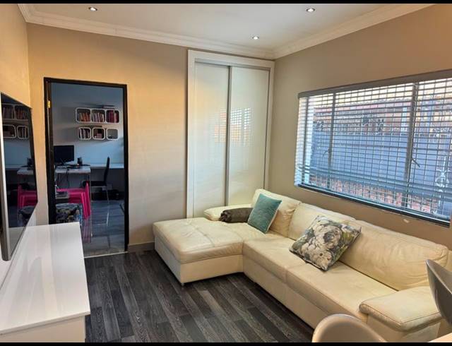 3 BEDROOM HOUSE FOR SALE IN LAUDIUM